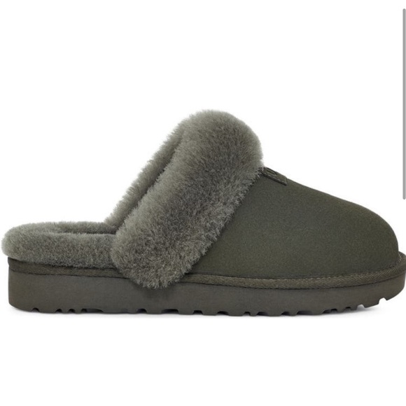 NWB UGG cozy genuine shearling lined slipper - Picture 1 of 8